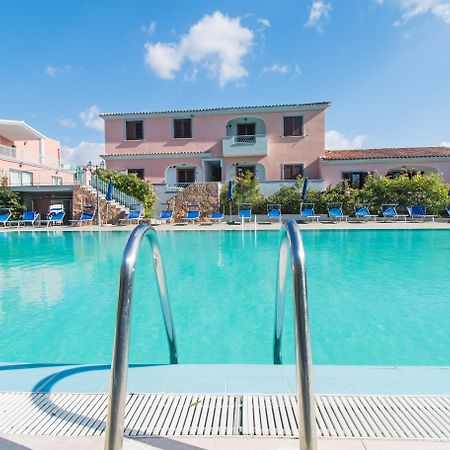 Albergo Residenziale Gli Ontani Cala Liberotto Exteriör bild